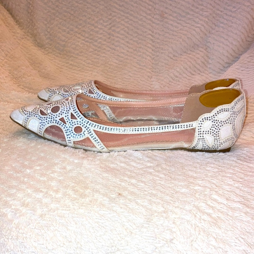 Pointed Toe Silver Women's Flats with Decorative Cutouts - Picture 2 of 6